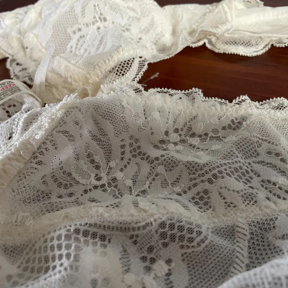 Free People Intimately Halter Lace Bralette Bundle of 2 Medium Black & White NWT - Picture 11 of 12
